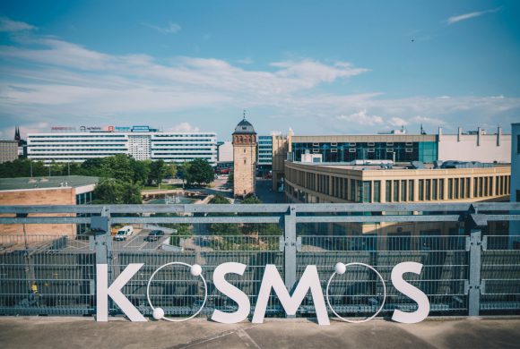 KOSMOS CHEMNITZ 2026: 250 Programmpunkte, neue Orte & Kooperationen