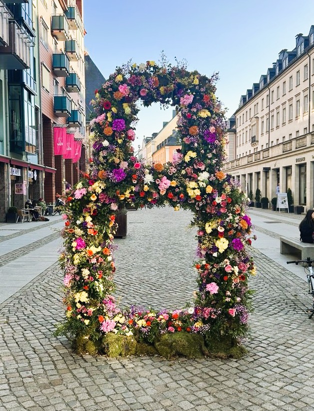 Blumig duftende Überraschung anlässlich des Internationalen Frauentags vom 06.-09.03.2026 in den Rathaus Passagen Blumig duftende Überraschung anlässlich des Internationalen Frauentags vom 06.-09.03.2026 in den Rathaus Passagen