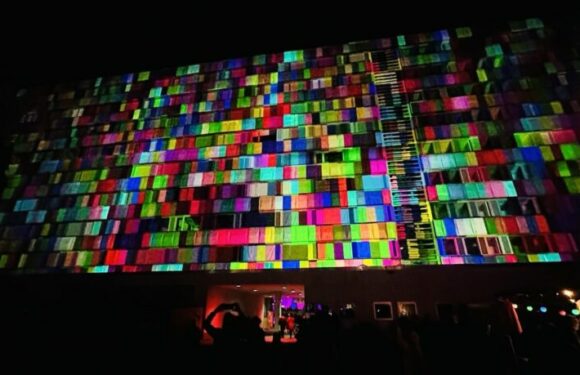 „Light Our Vision“ macht ehemaliges Congress Hotel zur Lichtkunst-Bühne
